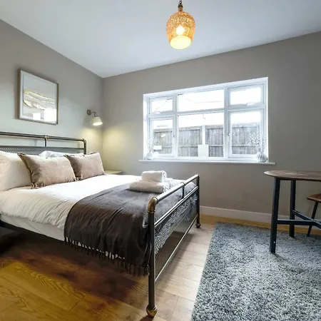 The Willow - A Bristol